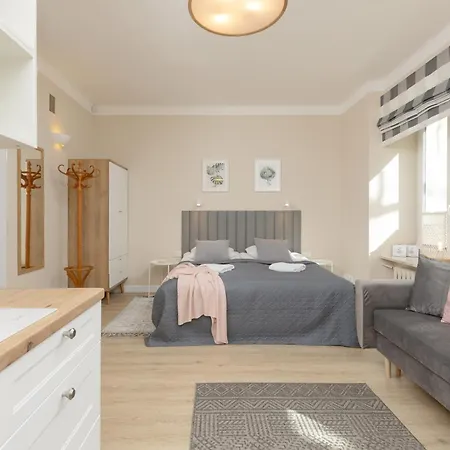 Filtrowa Luxurious Stara Ochota By Renters شقة *